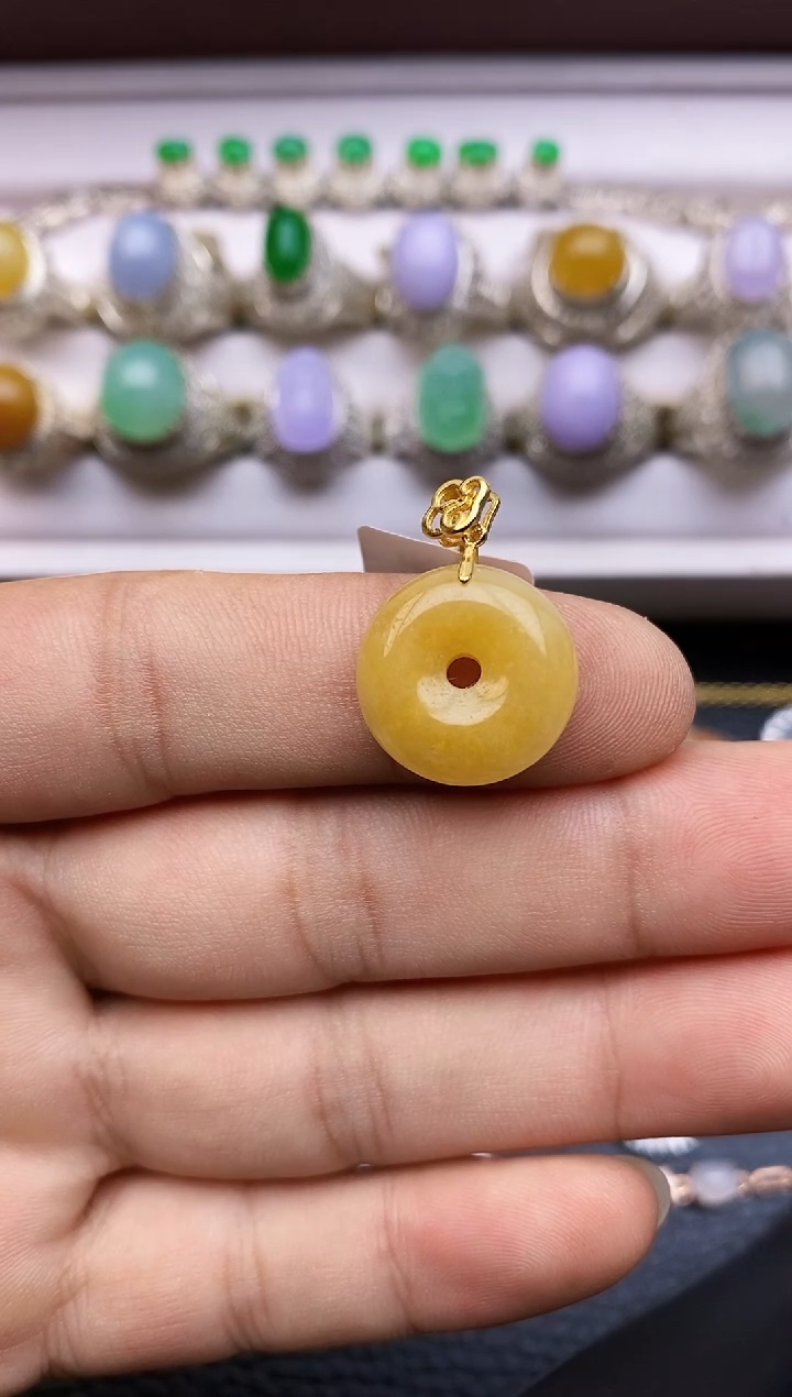 翡翠未镶嵌吊坠(赠链)福利0001