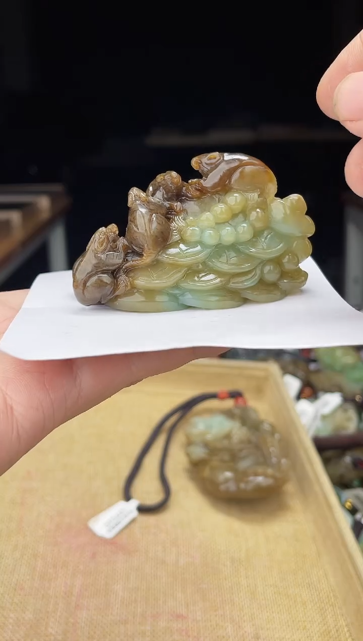 颈饰未镶嵌和田玉1