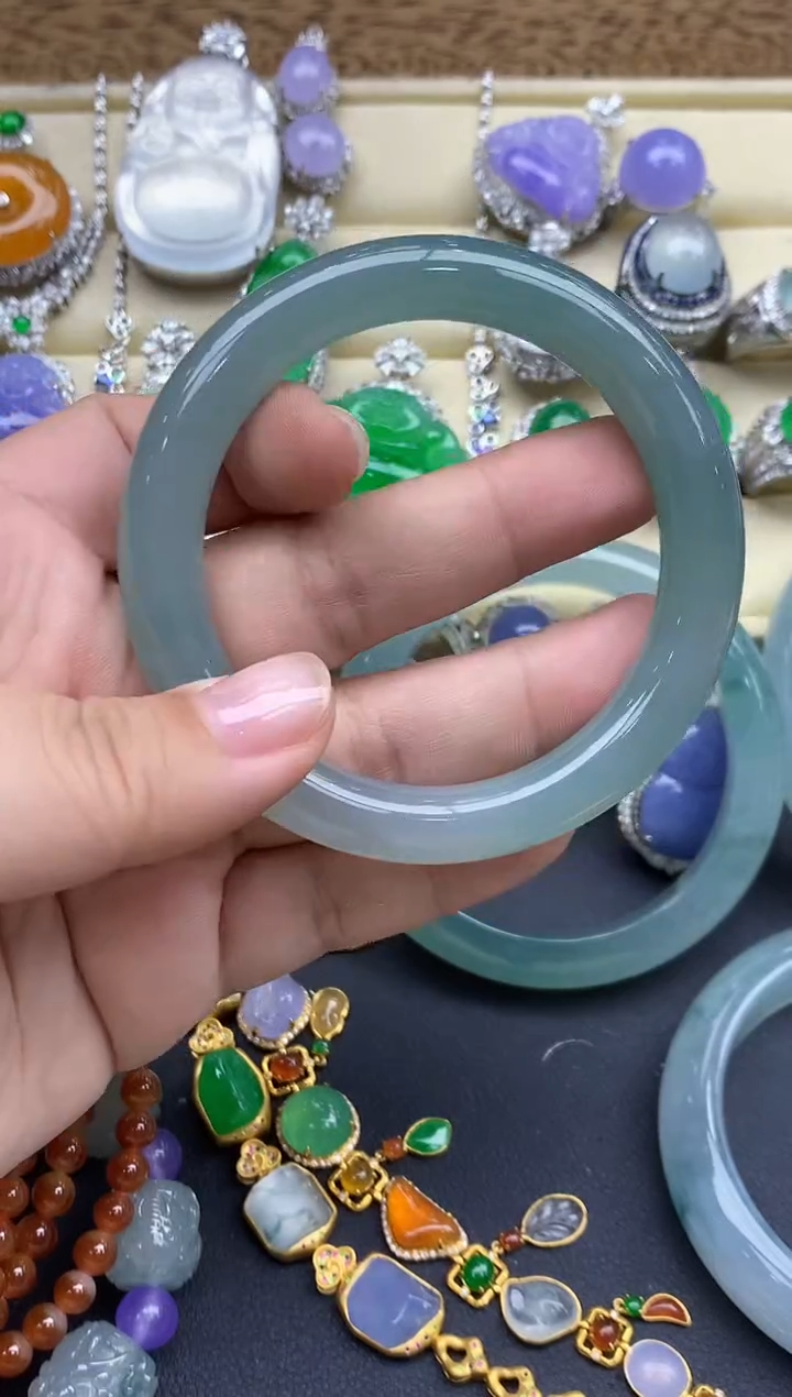 翡翠未镶嵌手镯811-春日珠宝