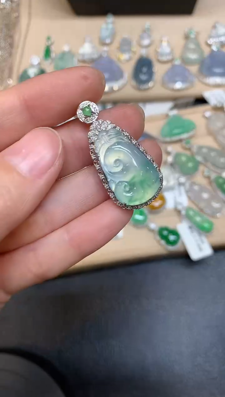 【闪购商品】翡翠吊坠(不含链)18K金镶嵌如意【无服务费