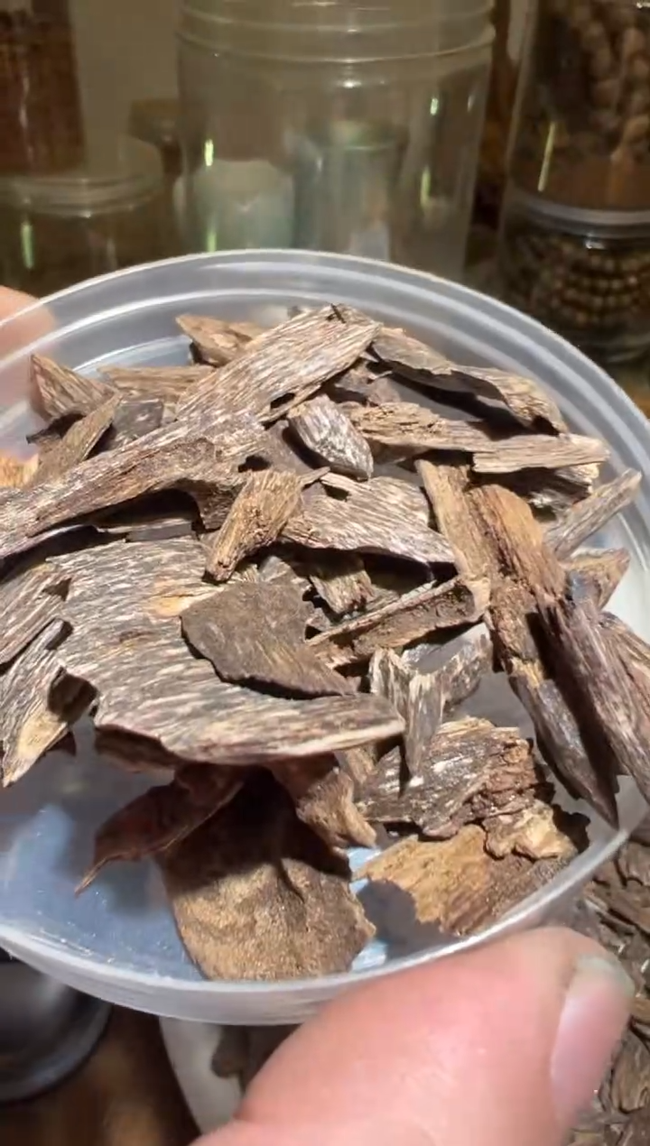 【闪购商品】沉香手把件海南10克