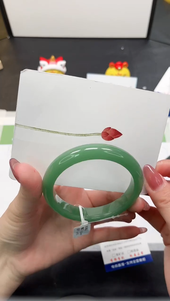 【闪购商品】石英质玉手镯未镶嵌146-60