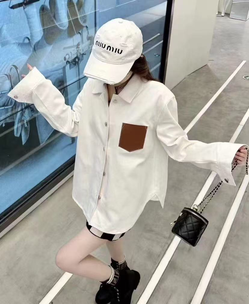 95新 LOEWE/罗意威 DM0448  logo皮牌棉质翻领单排扣长袖衬衫 