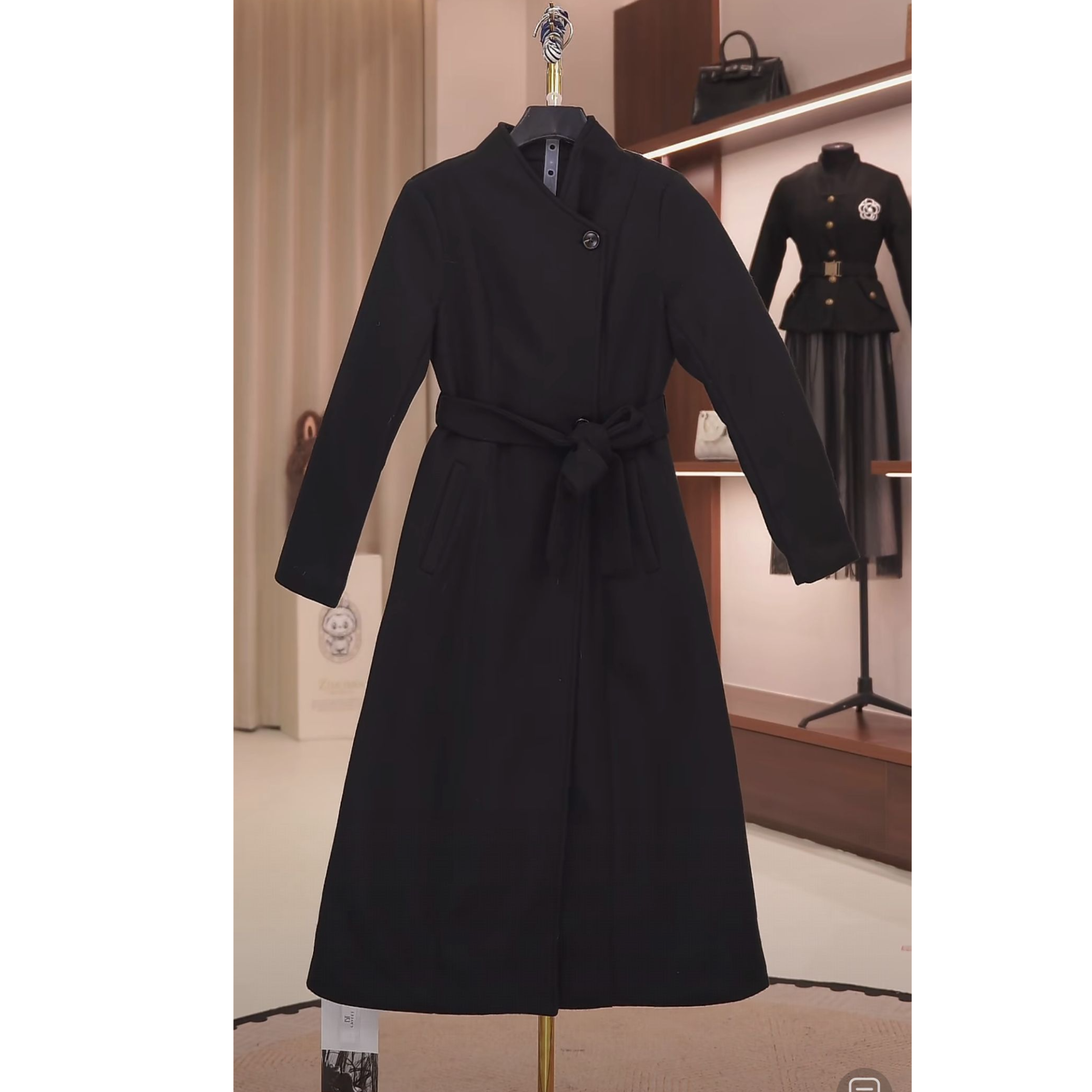 长款女秋冬毛呢外套羊毛镶边大衣黑色收腰时尚气质kk107