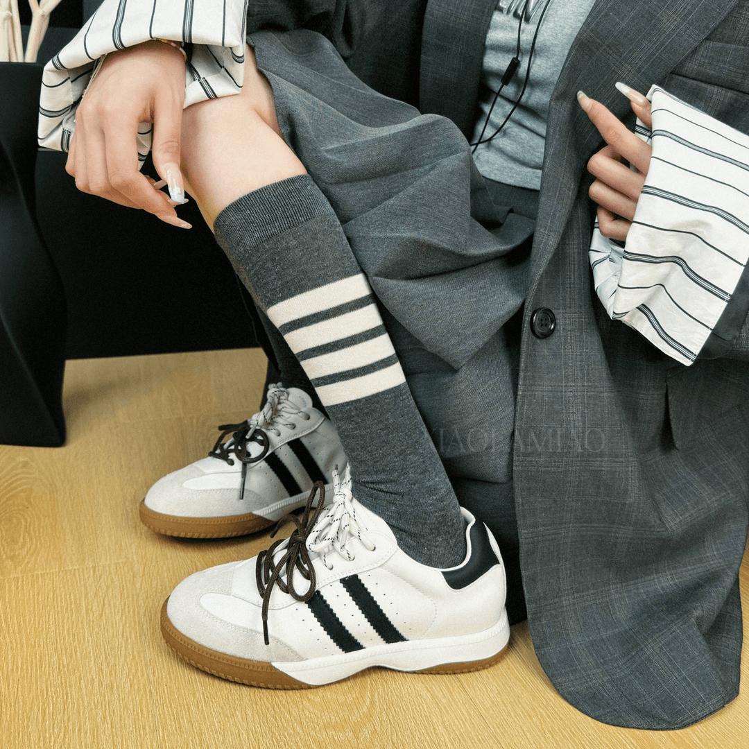 小发喵轻便透气复古黑白百搭德训休闲女鞋