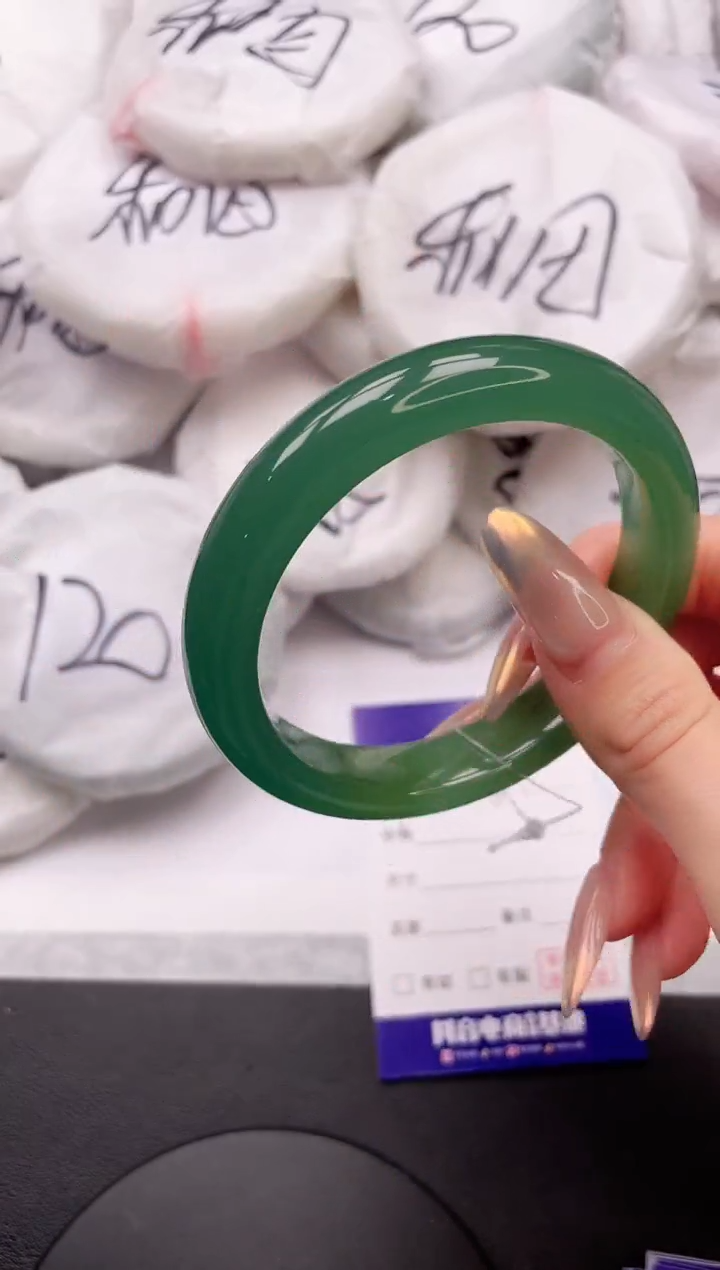 【闪购商品】石英质玉手镯未镶嵌25K28-59