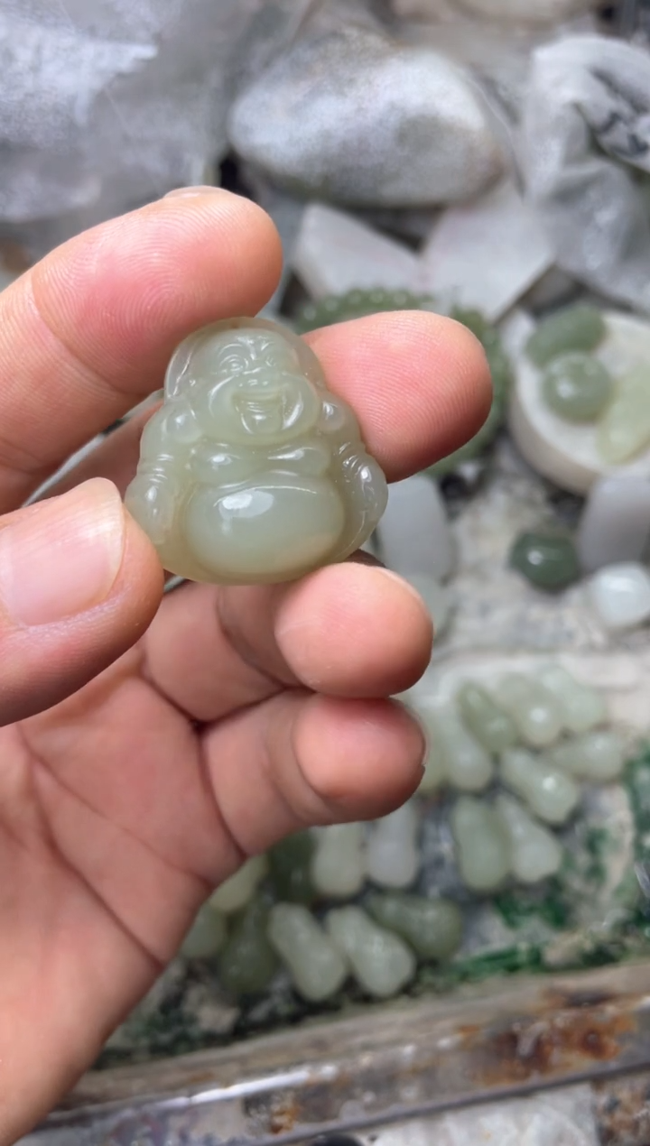 和田玉未镶嵌颈饰1