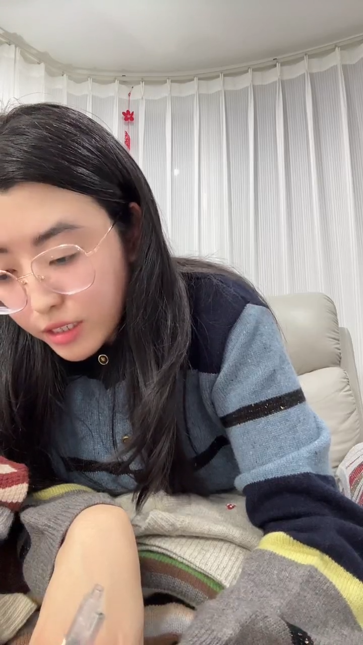 段*士灰色绣花马甲 均码