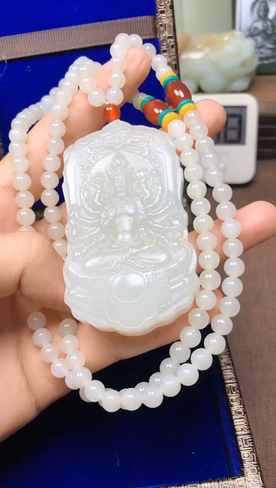 和田玉未镶嵌颈饰I****n I