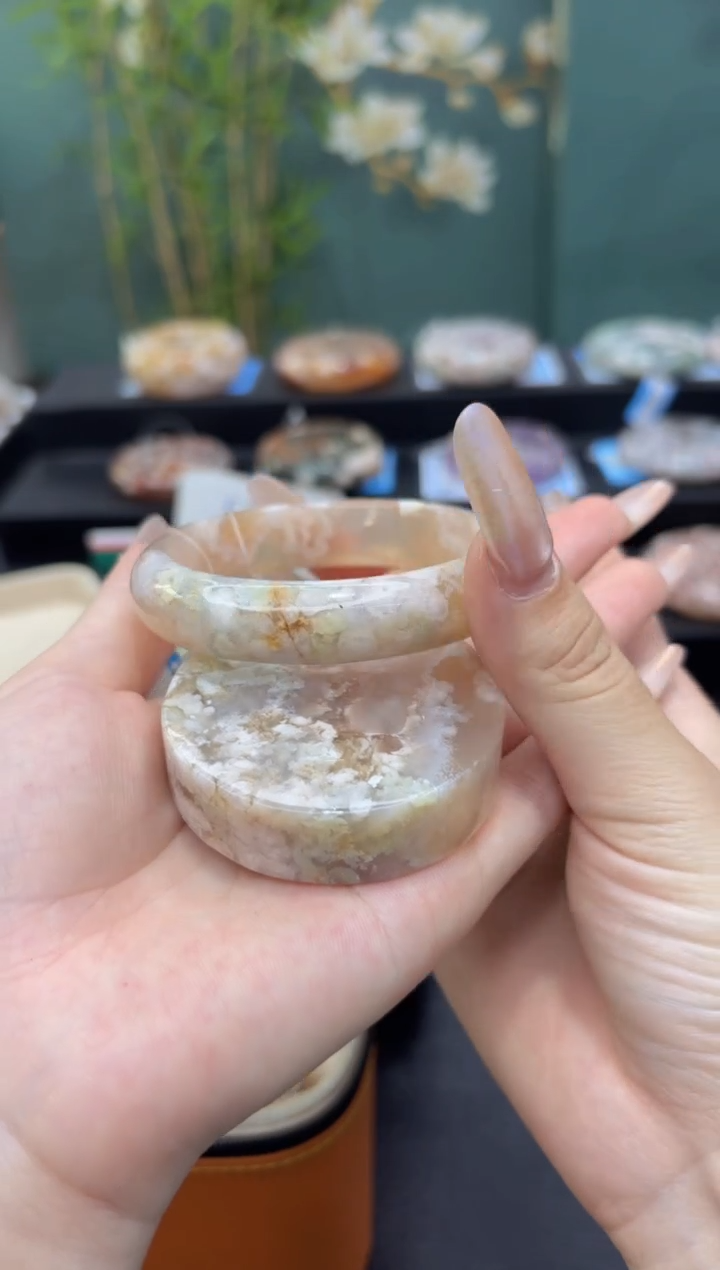 【闪购商品】石英质玉未镶嵌手镯C127(58圈赠送镯心)