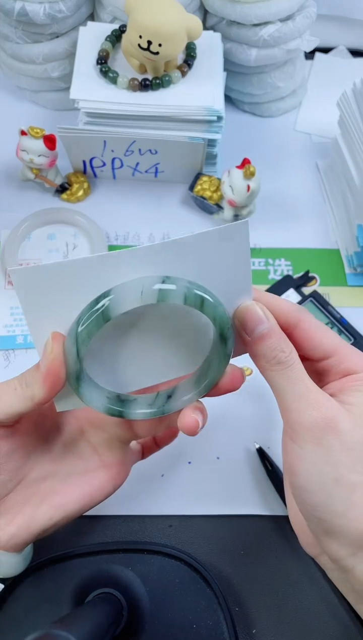 【闪购商品】石英质玉手镯未镶嵌53-56.6