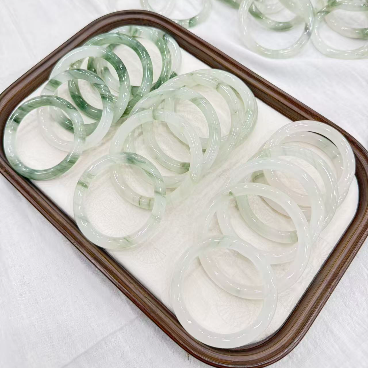 【圆条】高品质 新疆天然玉石天山翠手镯冰冰透透 多样性发其一