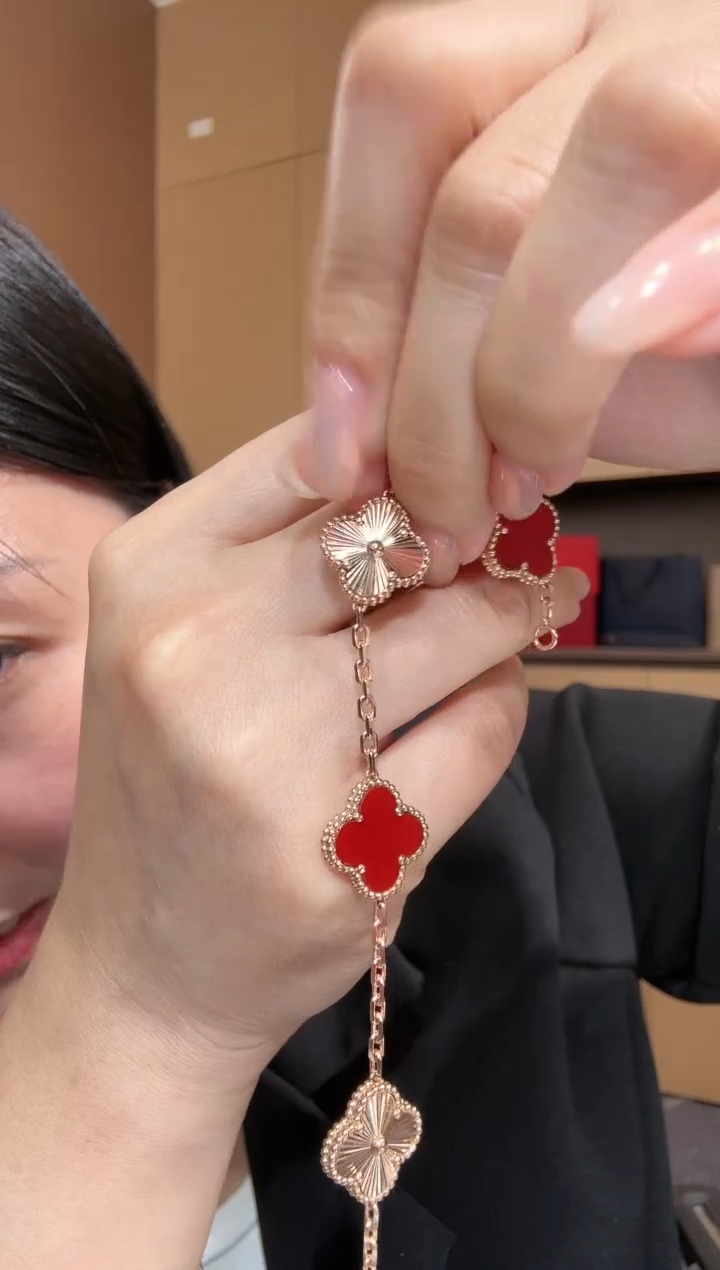 【闪购商品】玛瑙/玉髓手链银S925镶嵌红花镭射