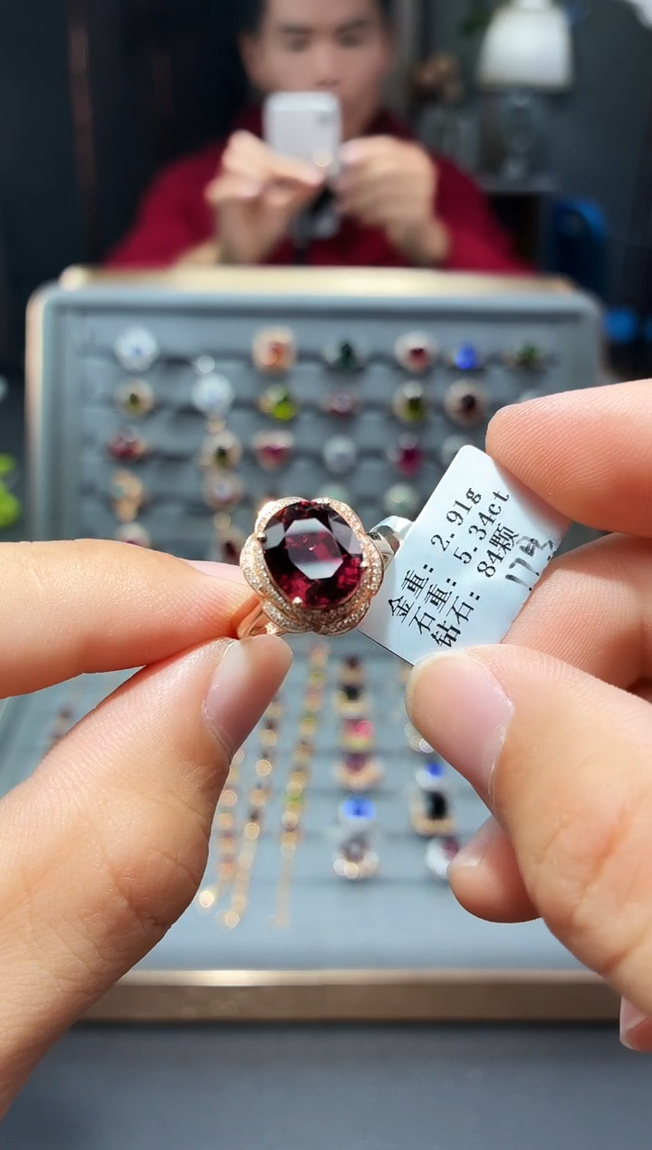 18K金镶嵌戒指碧玺5.34.