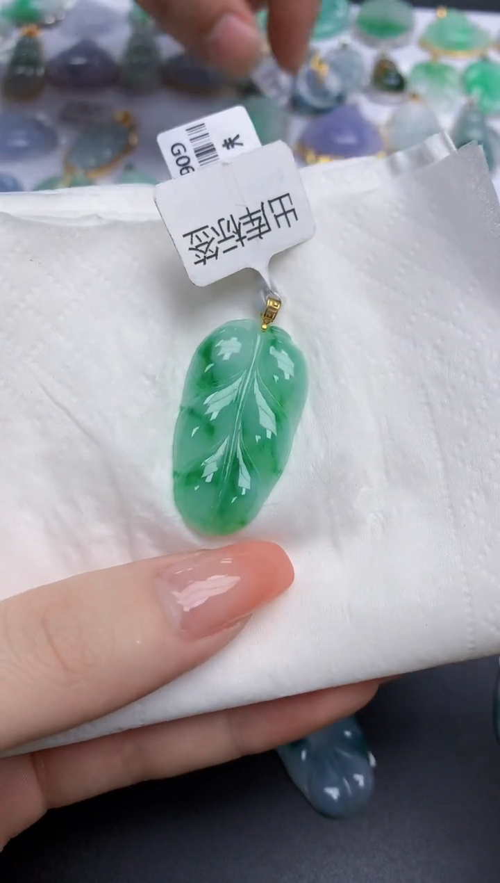 【闪购商品】翡翠颈饰未镶嵌天然缅甸翡翠A货