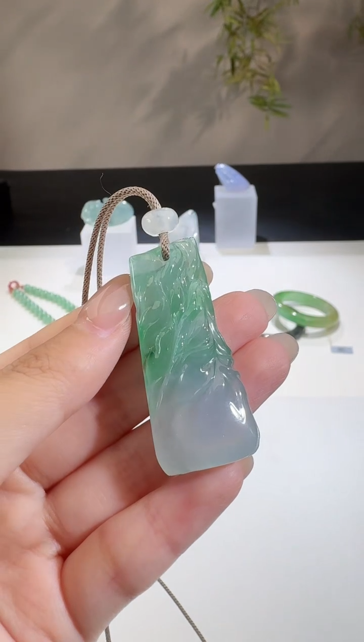 【闪购商品】翡翠颈饰未镶嵌【鑫鑫】