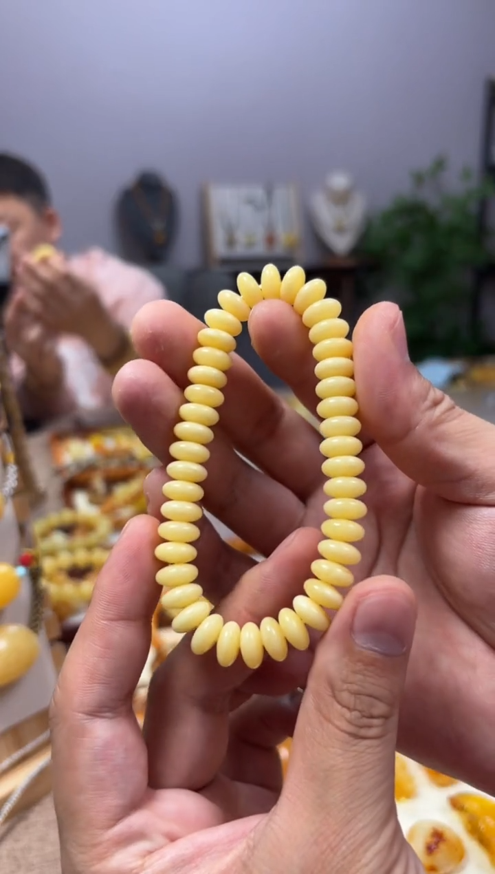 【闪购商品】蜜蜡裸石未镶嵌手串