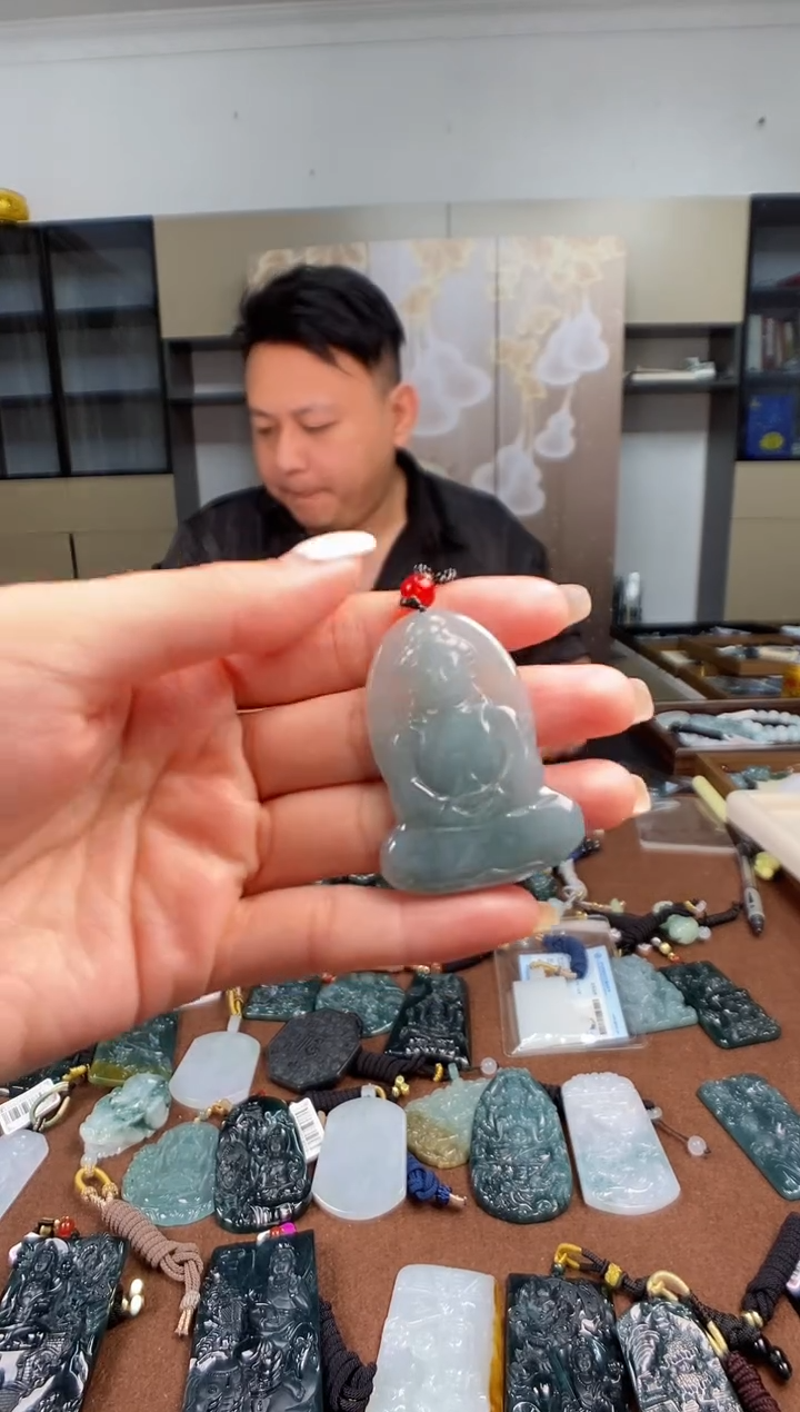 颈饰未镶嵌翡翠多样性发其一