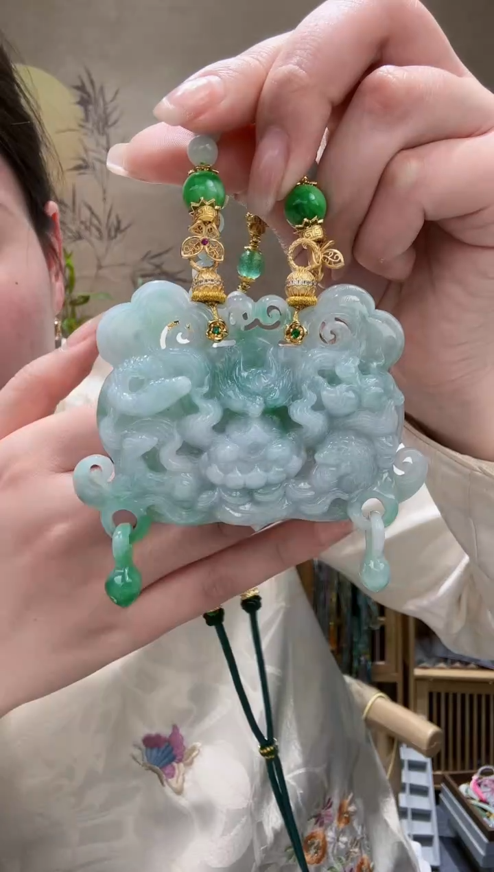 【闪购商品】翡翠颈饰未镶嵌吊坠