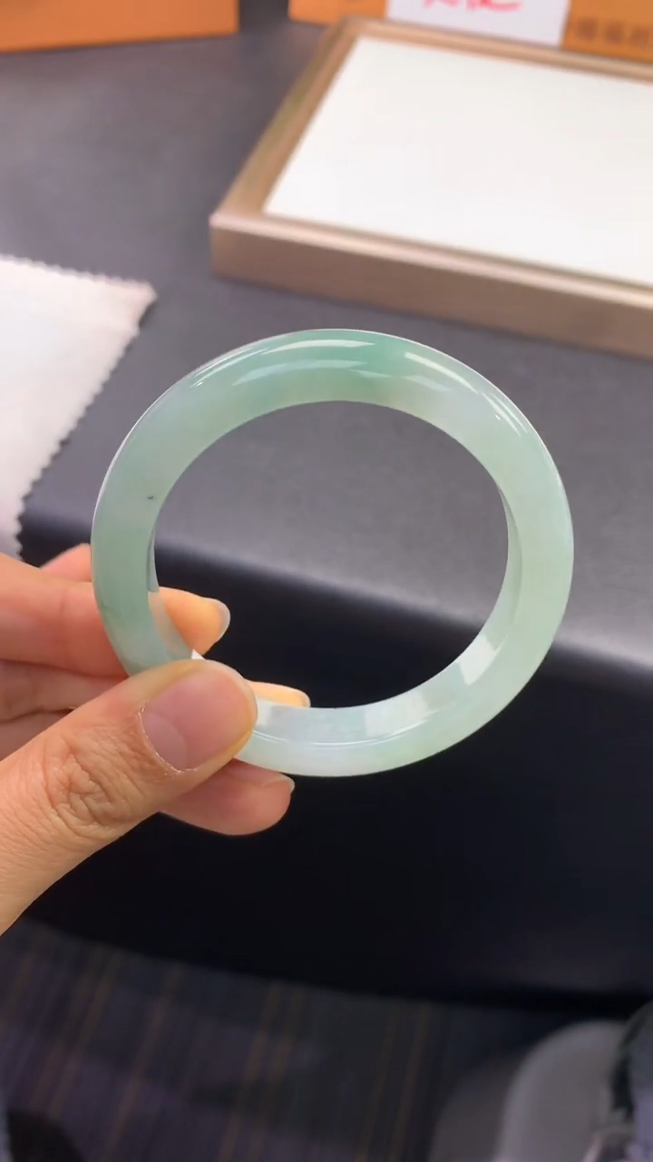 未镶嵌手镯翡翠退货需手镯吊牌标签完好 53正圈