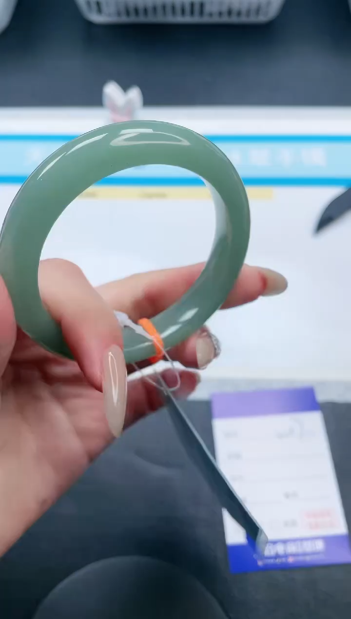 【闪购商品】石英质玉手镯未镶嵌17V27-54