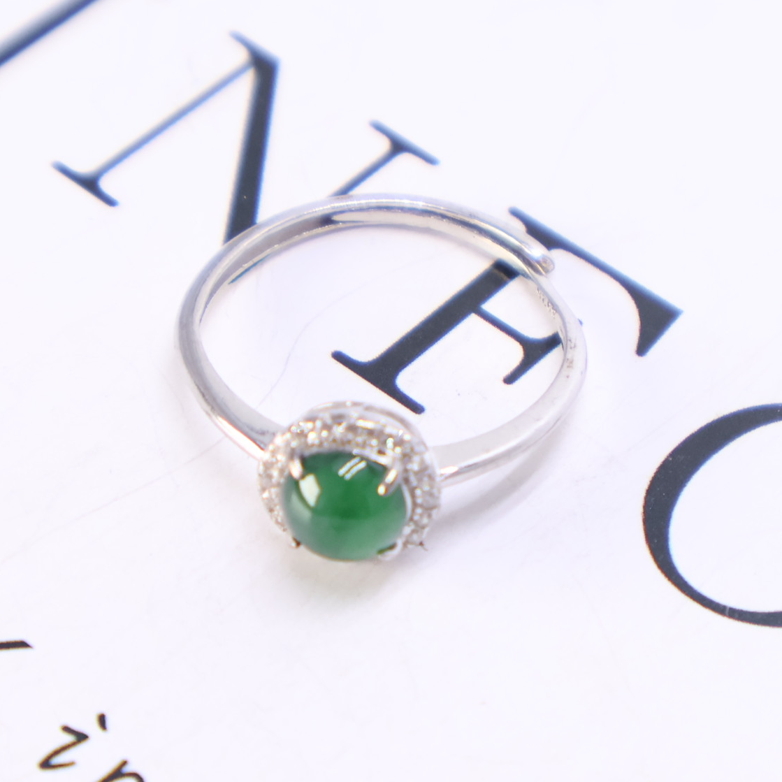 王宝宝翡翠.天然翡翠绿色太阳花镶钻戒指.S925银镶嵌.多样发其一