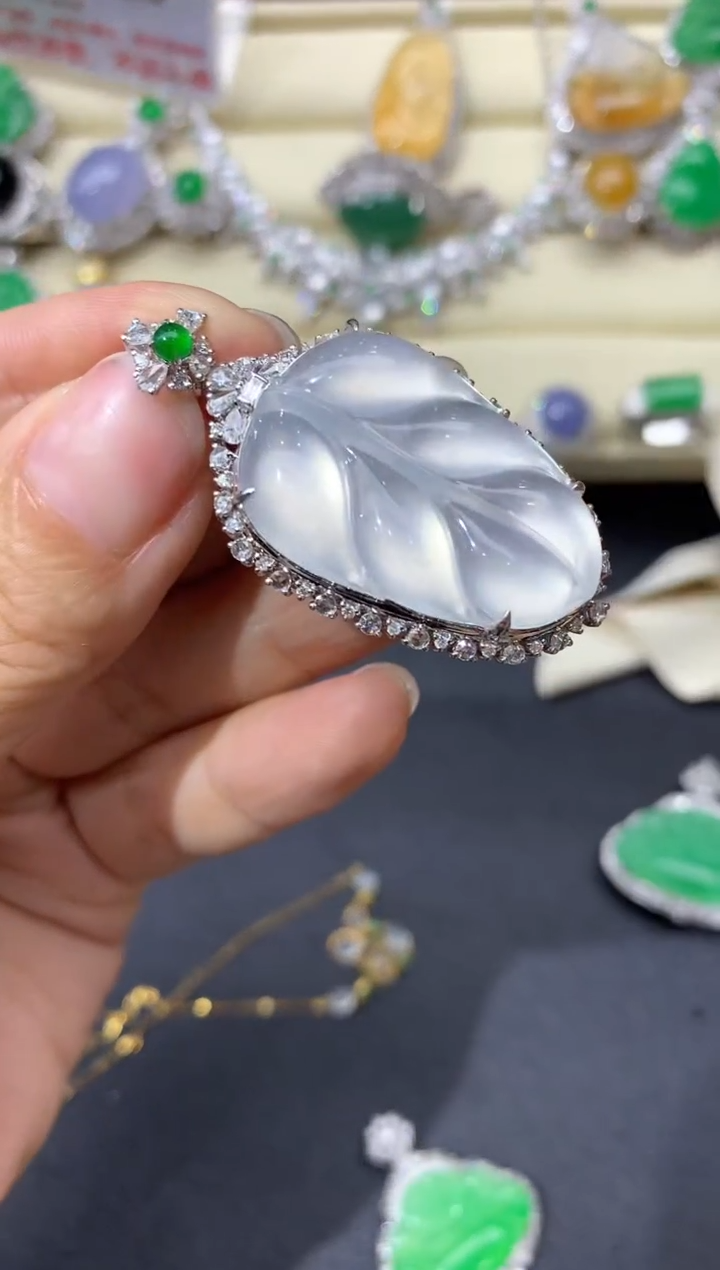 【闪购商品】翡翠颈饰18K金镶嵌703-分单-总价49500