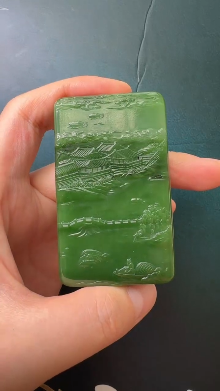 颈饰未镶嵌和田玉吊坠