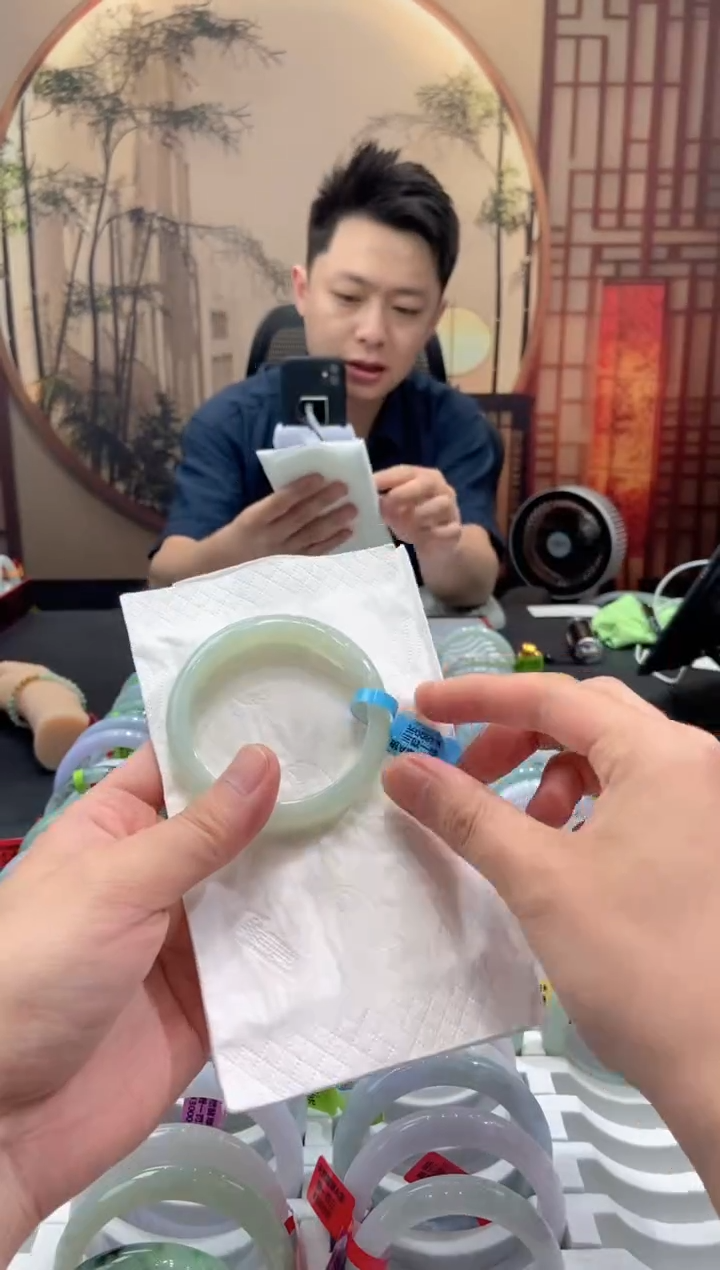 未镶嵌手镯翡翠000056881