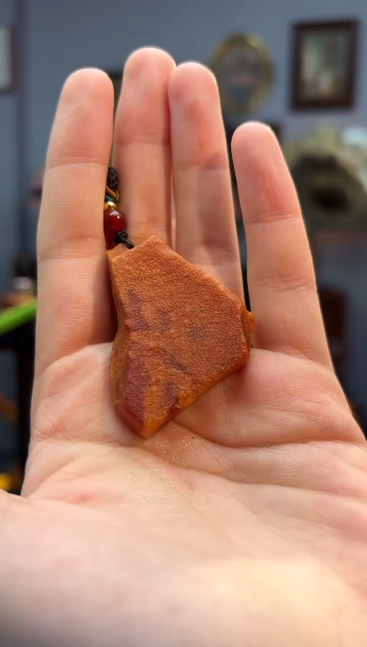 琥珀颈饰未镶嵌吊坠