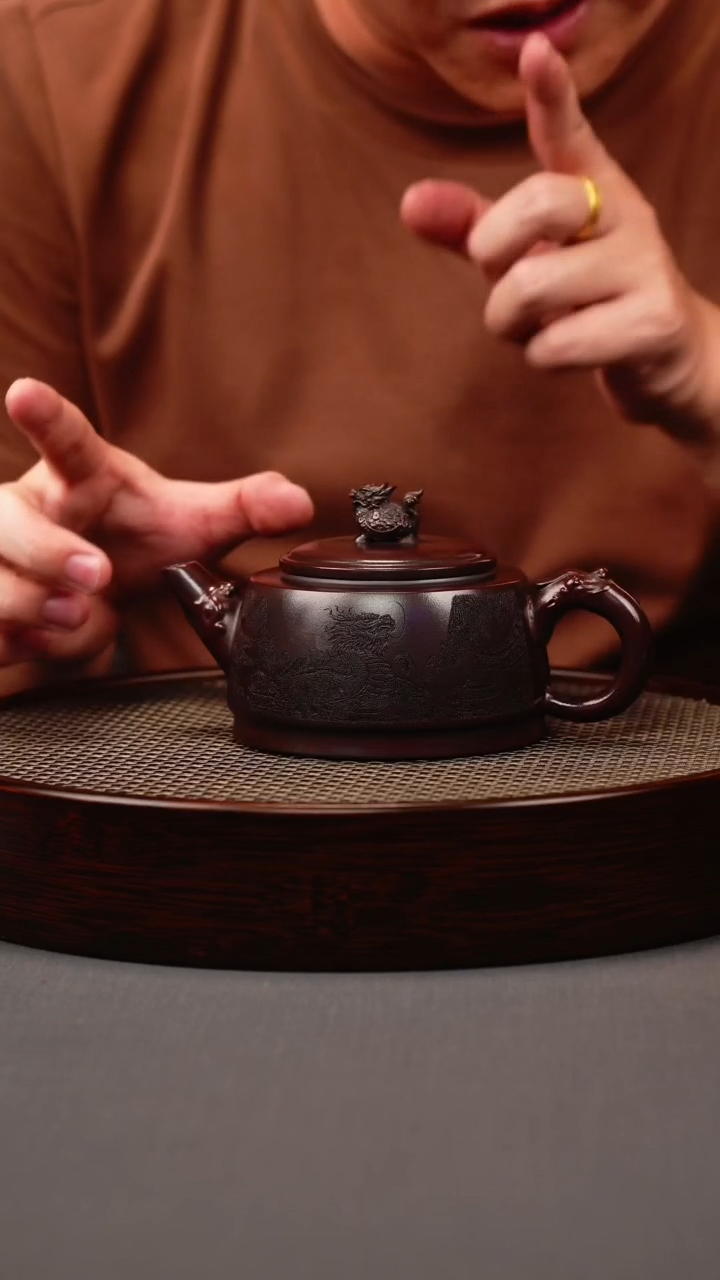 茶壶紫砂古红泥 龙龟壶 刻绘