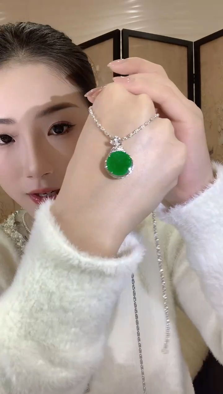 【闪购商品】翡翠吊坠(不含链)18K金镶嵌A5多样性发一件