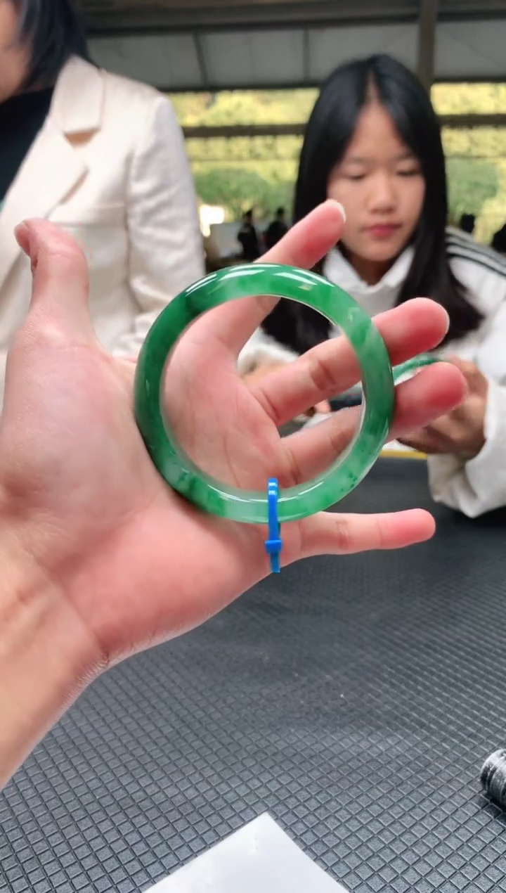 【闪购商品】石英质玉手镯未镶嵌手镯