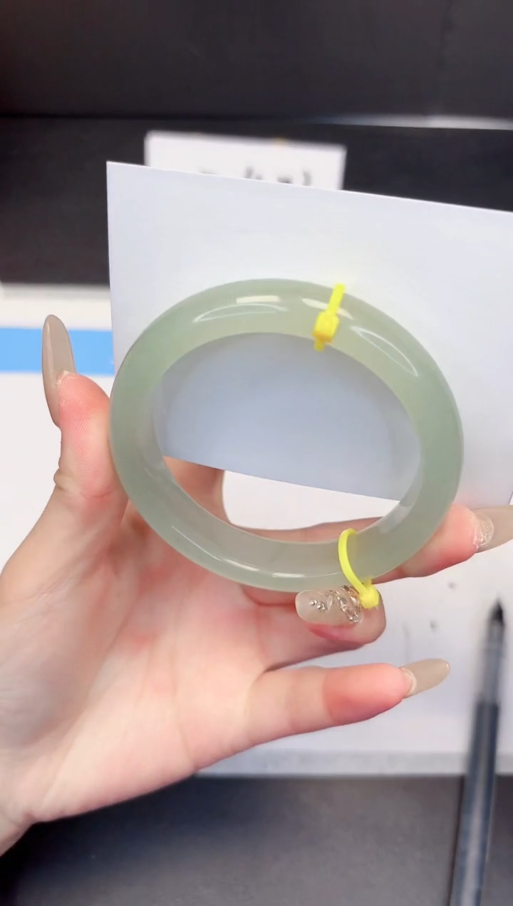 【闪购商品】石英质玉手镯未镶嵌240-58.1