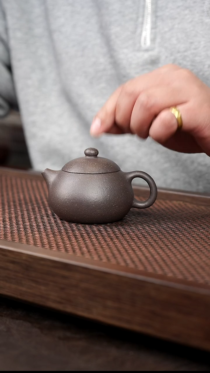 茶杯紫砂千禧紫泥西施{瑕疵}