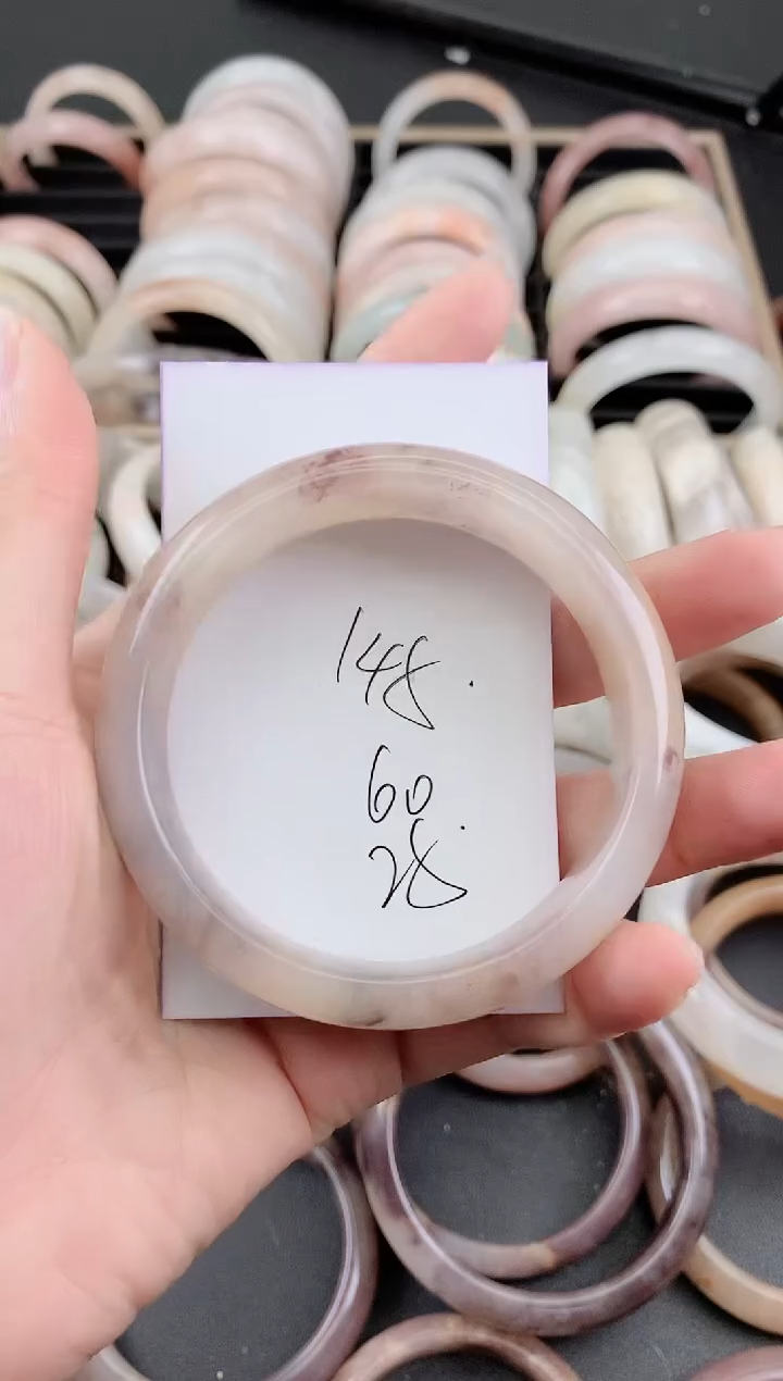 未镶嵌手镯石英质玉145