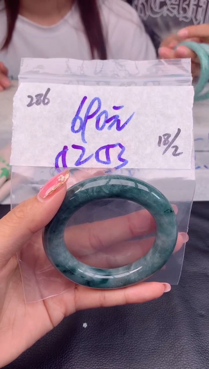 【闪购商品】定制翡翠未镶嵌286毛货需精细抛光手镯多样性拍一发一
