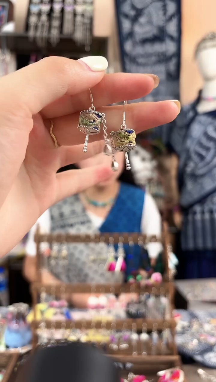织绣民族风非遗老绣饰品510