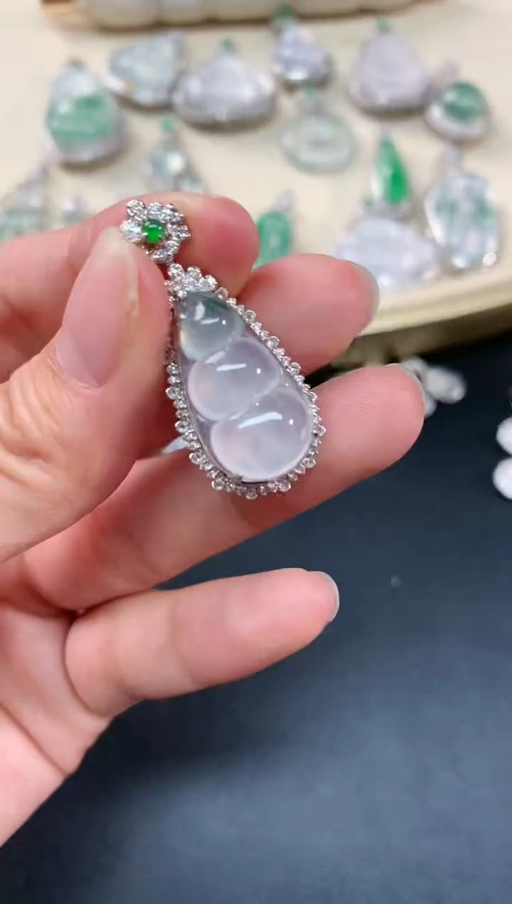 【闪购商品】翡翠吊坠(不含链)18K金镶嵌A137|7500