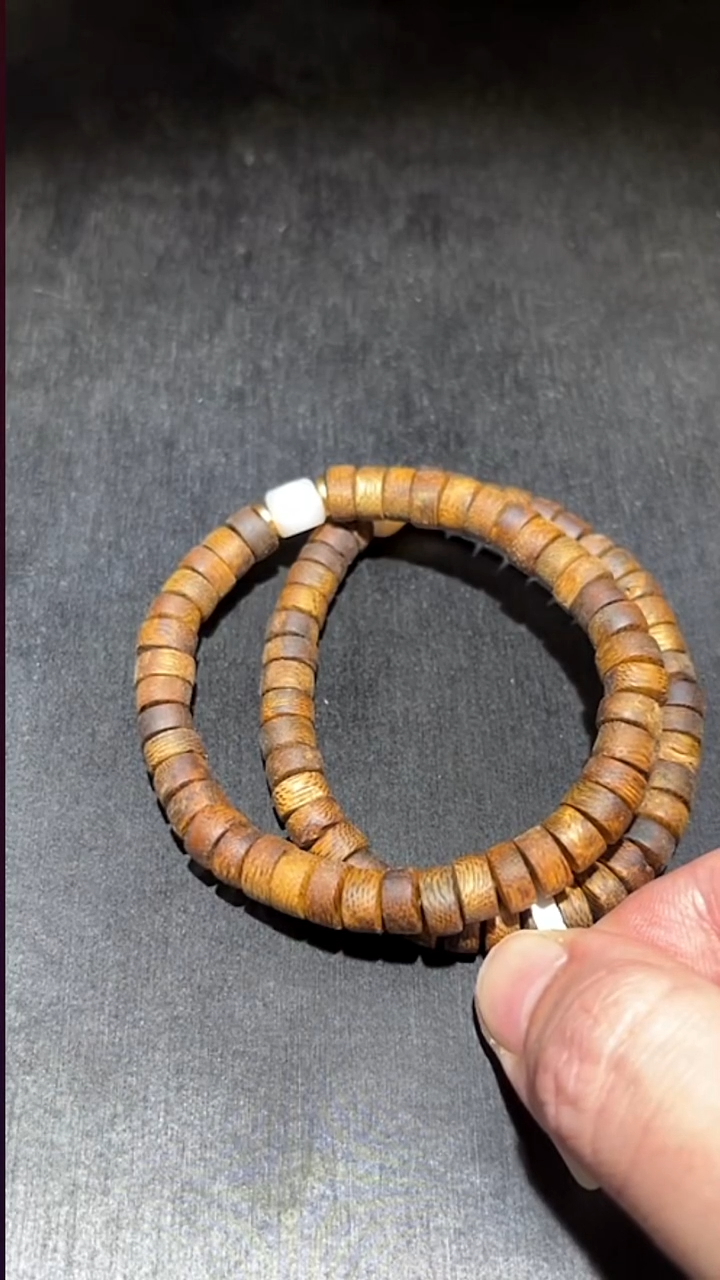 沉香手串红土黄油格S0508-02多样性发货，发其一