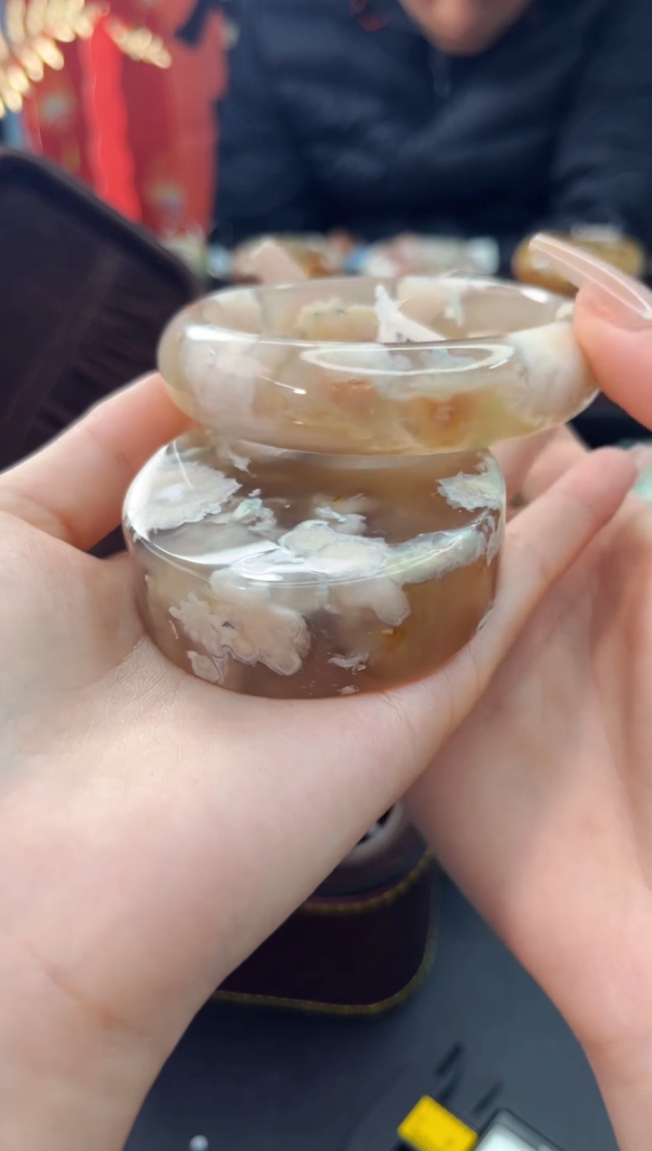 【闪购商品】石英质玉手镯未镶嵌赠送镯心（60圈口）