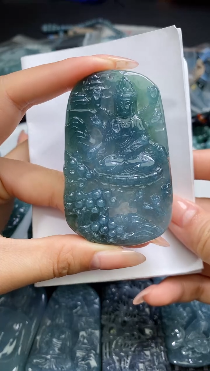 【闪购商品】翡翠颈饰未镶嵌          