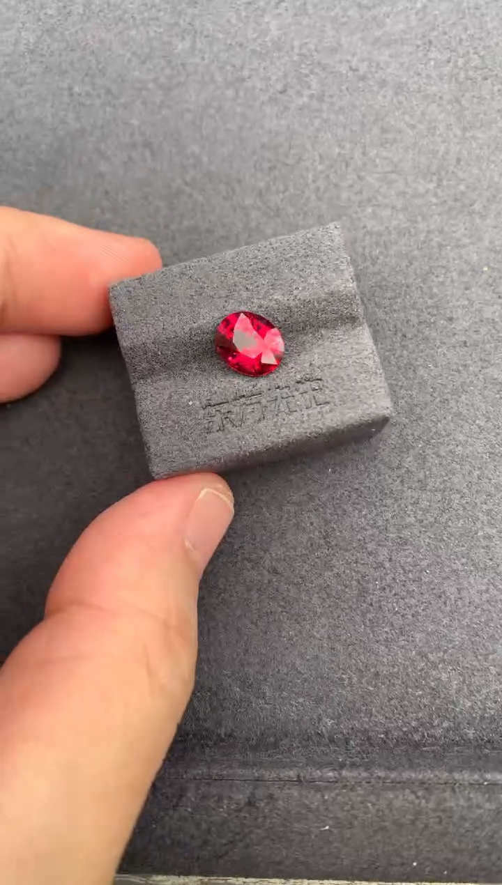 未镶嵌珠宝半成品碧玺1.8ct卢比莱 BE 定制
