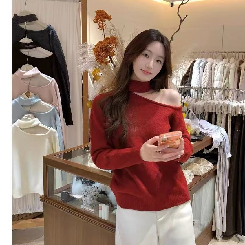设计感挂脖斜肩红色长袖针织衫女秋冬宽松内搭打底衫毛衣露肩上衣