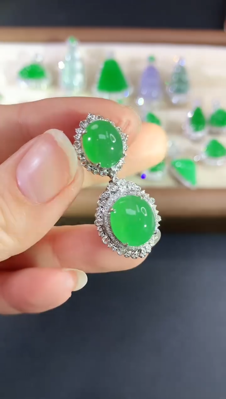 吊坠(不含链)18K金镶嵌翡翠130|9800