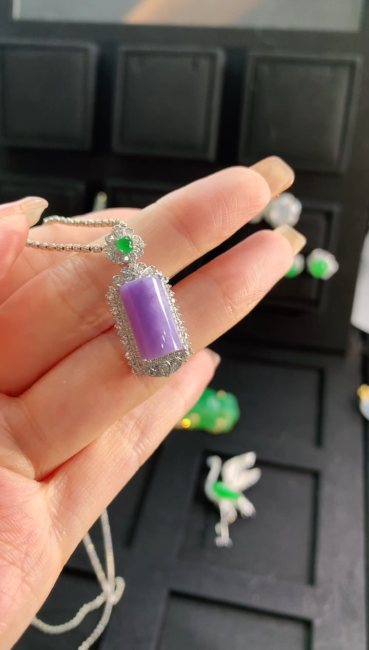 【闪购商品】翡翠吊坠(不含链)18K金镶嵌吊坠