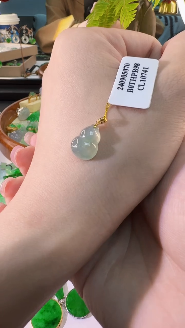 【闪购商品】翡翠颈饰18K金镶嵌缅甸翡翠A货吊坠