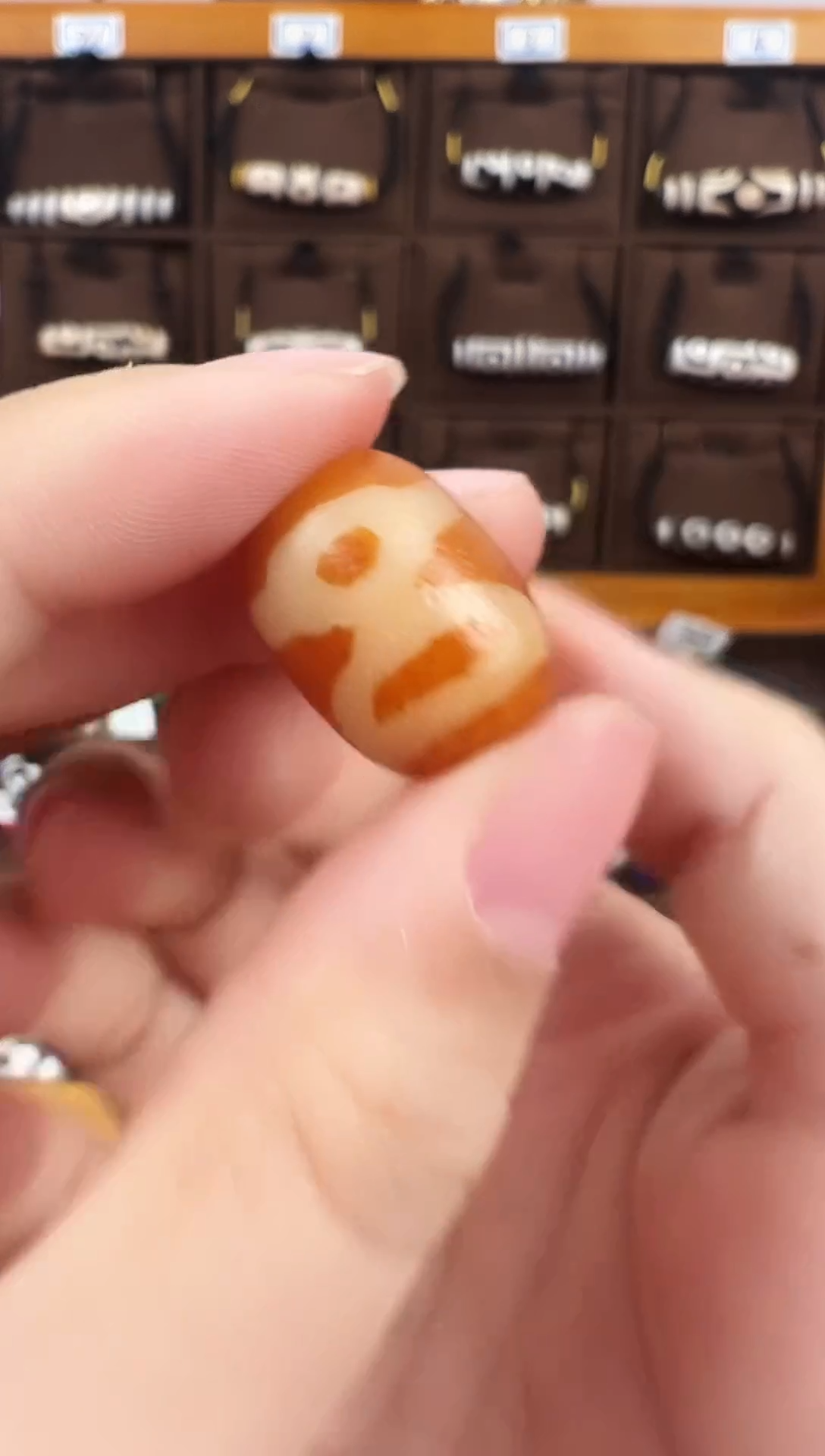 玛瑙/玉髓（覆膜）颈饰未镶嵌102.（微瑕）