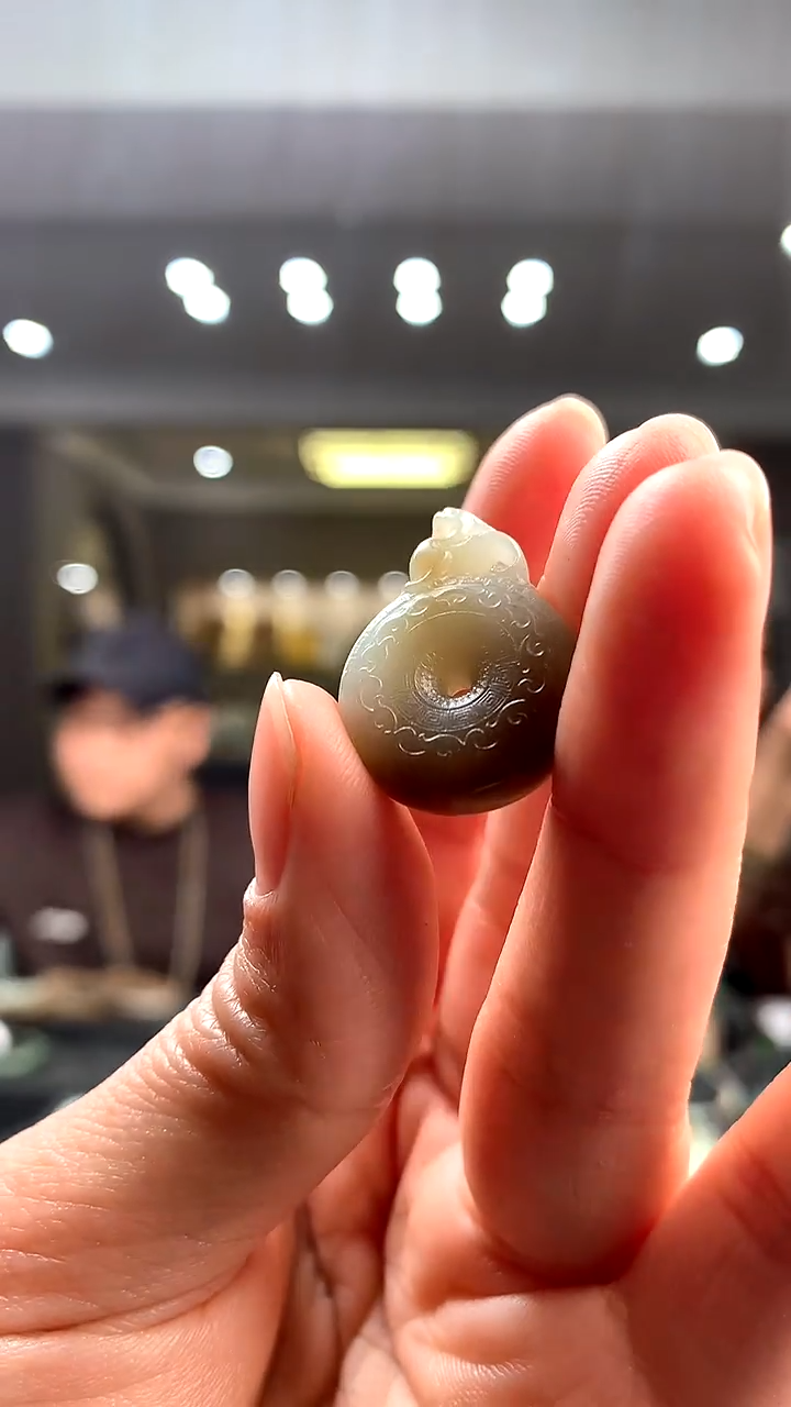 颈饰未镶嵌和田玉挂件