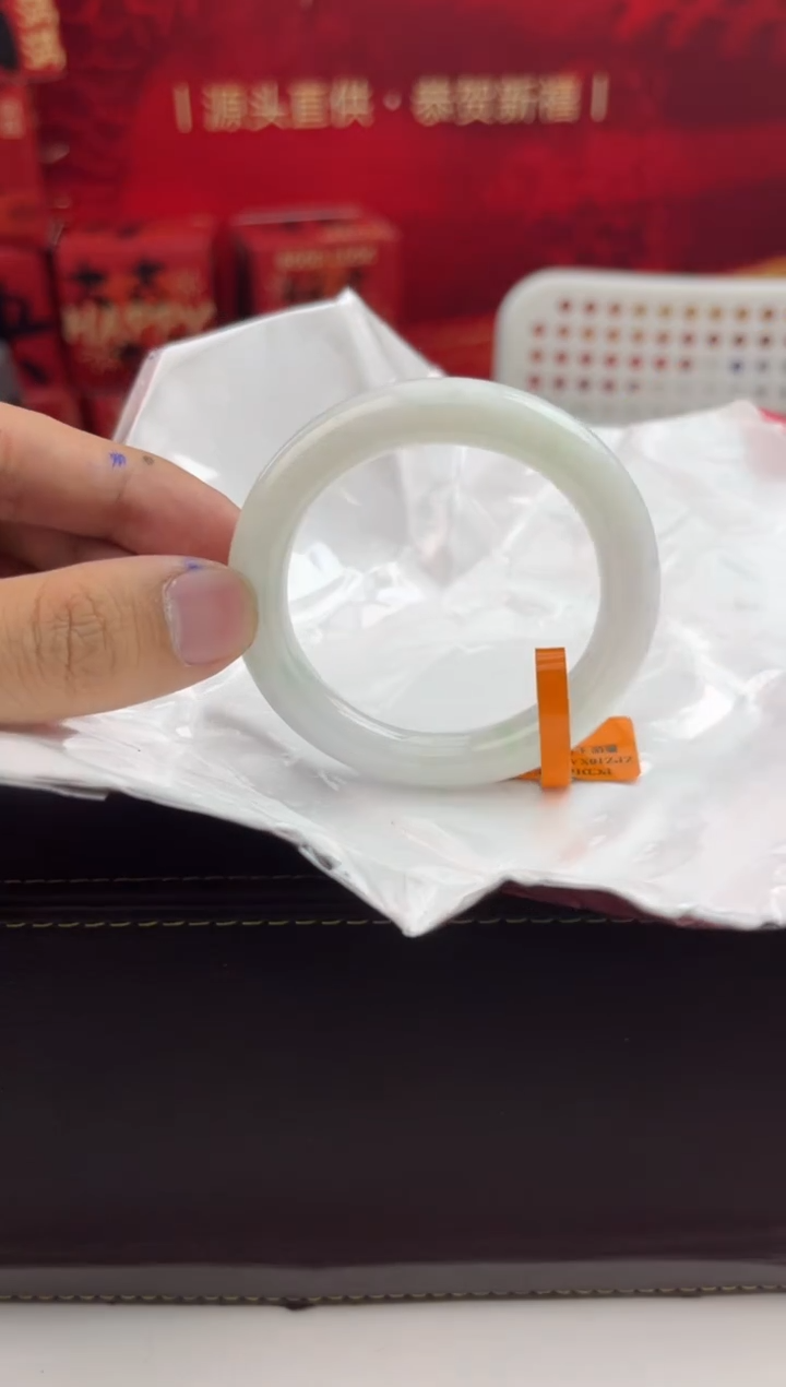 【闪购商品】翡翠手镯未镶嵌34翡翠手镯（微瑕）